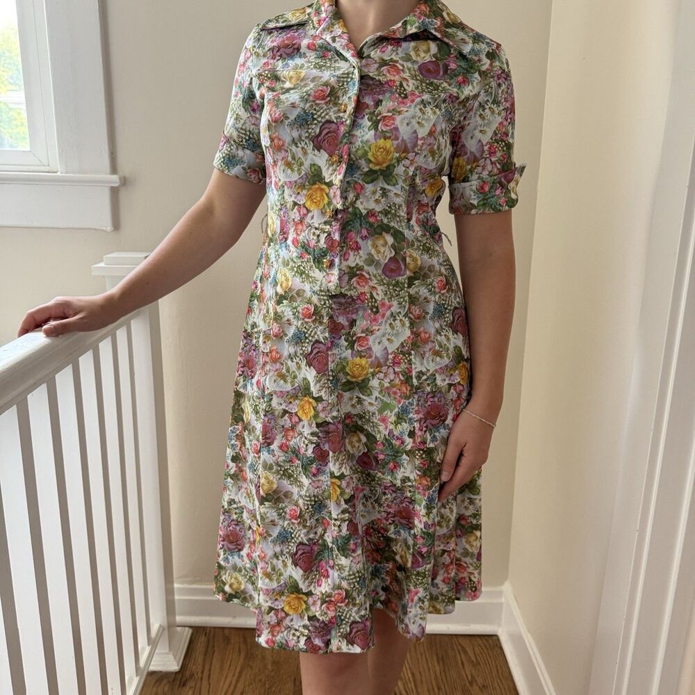 Vintage 70s Handmade Vibrant Floral Short Sleeve Dress Size 6/Medium Polyester